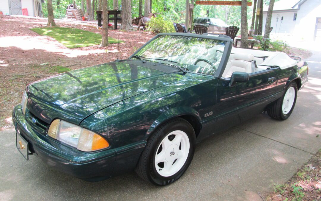 1990 Ford Mustang Convertible LX 7-Up Edition